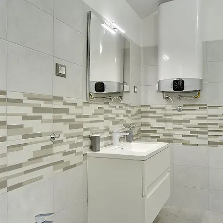 500 Meter Zum Mit Privatpool, Meerblick, Wlan Holiday home Liznjan