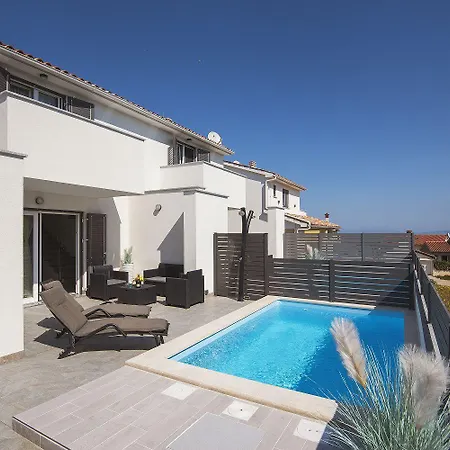 500 Meter Zum Mit Privatpool, Meerblick, Wlan * Liznjan