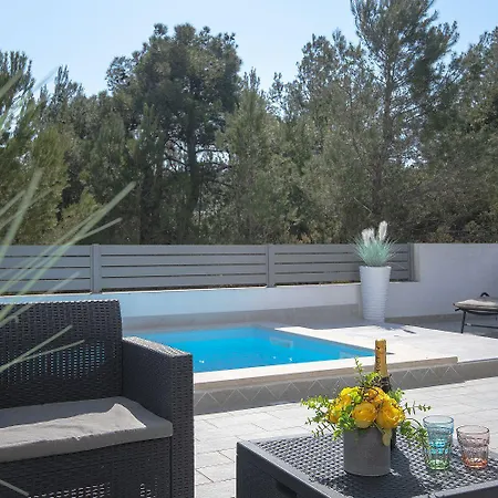 Holiday home 500 Meter Zum Mit Privatpool, Meerblick, Wlan Liznjan