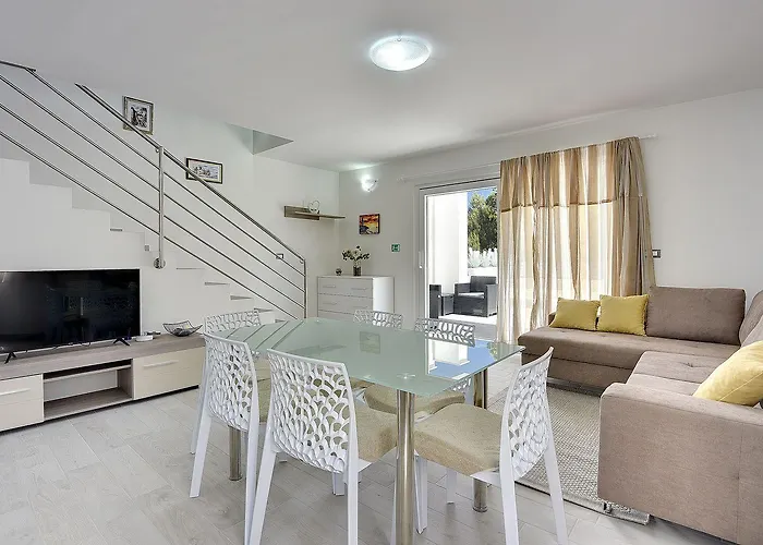 500 Meter Zum Mit Privatpool, Meerblick, Wlan Casa vacanze Ližnjan