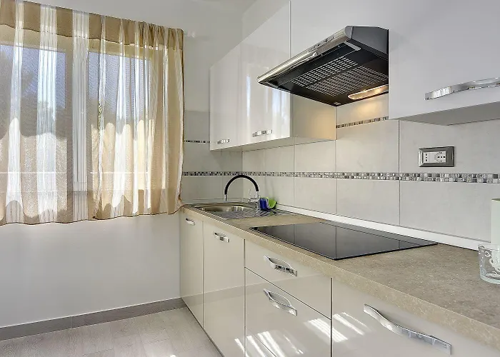 Casa vacanze 500 Meter Zum Mit Privatpool, Meerblick, Wlan Ližnjan