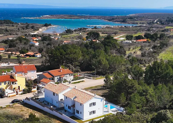 500 Meter Zum Mit Privatpool, Meerblick, Wlan Ližnjan