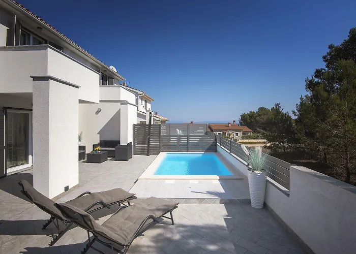 500 Meter Zum Mit Privatpool, Meerblick, Wlan Ližnjan